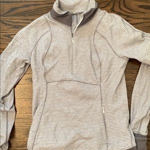LULULEMON pull over